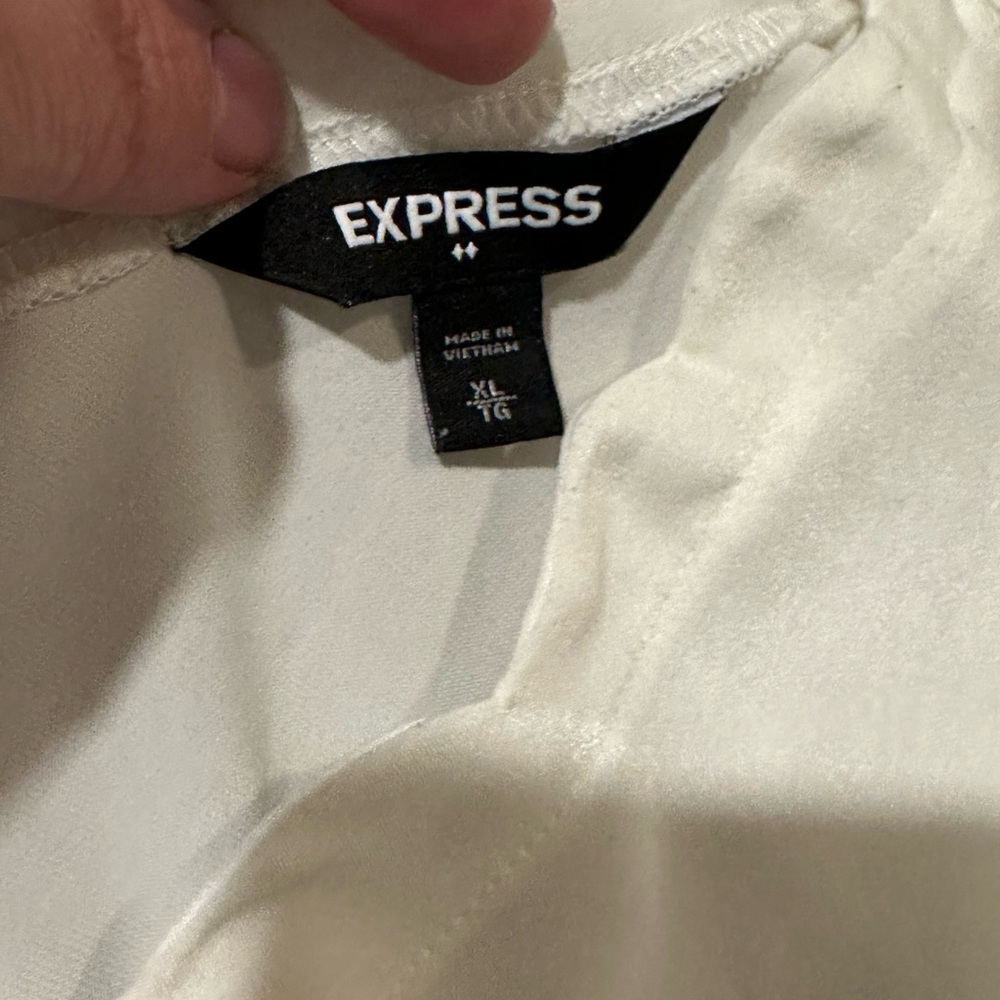 Express scalloped collar shirt. Size XL. Never worn. - Picture 2 of 4